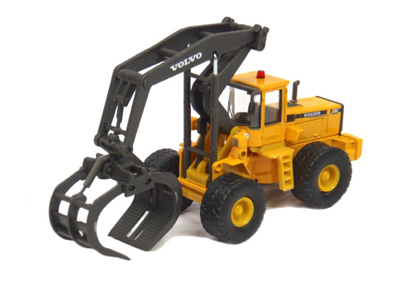 810-001 - Cararama Volvo L180C