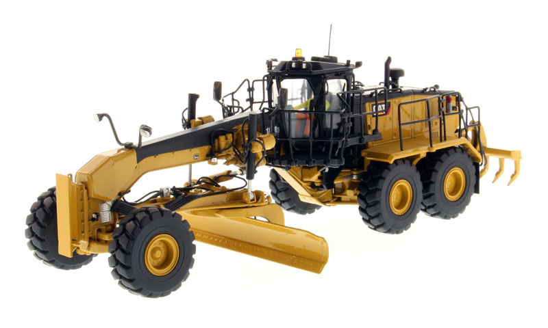 Diecast Masters Caterpillar 18M3 Motor Grader High Line Series