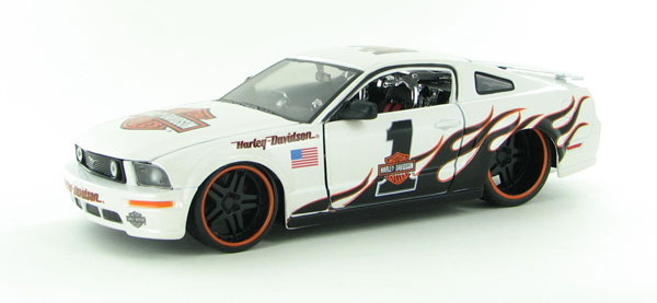 32169MWH - Maisto 2006 Ford Mustang GT