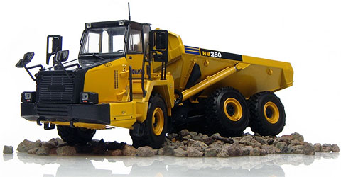 8035 - Universal Hobbies Komatsu HM250 Articulated Dump Truck