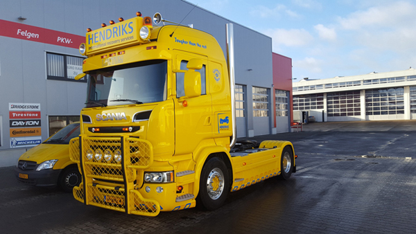 01-2289 - WSI Model Hendricks Lottum Scania Streamline Highline Tractor