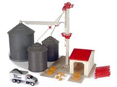 ERTL Toys Farm Country Grain Feed Playset TBEK12924 Each