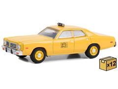 30431-CASE - Greenlight Diecast NYC Taxi 1975 Dodge Coronet 12 Pieces