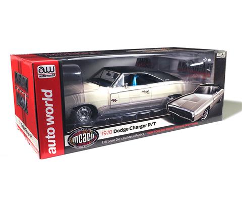 AMERICAN MUSCLE 1/18 1970 ダッジ チャージャー R/T 1970 Dodge Charger R/T Black with White Tail Stripe
