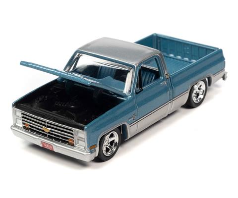 アッコ Auto World 1985 Chevrolet Silverado Pickup Truck Lowered