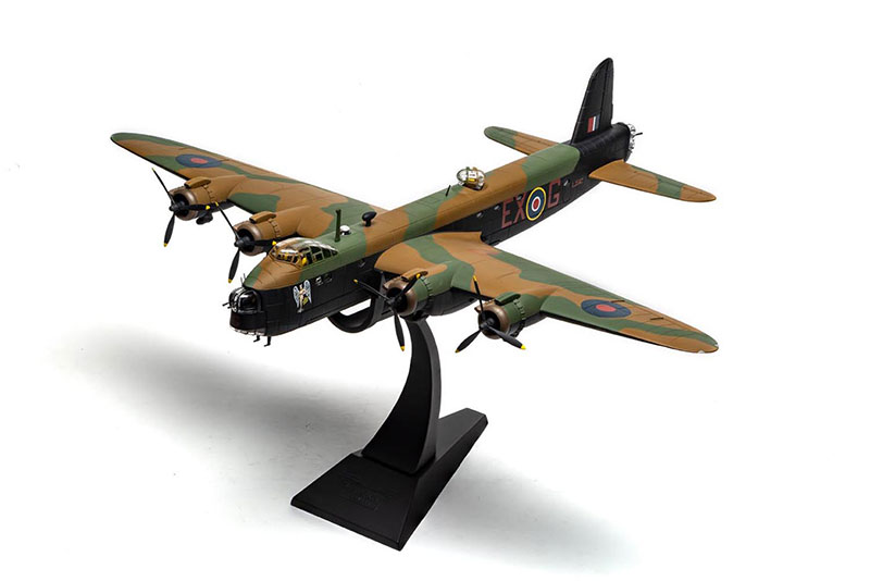 Short Stirling Mk.III, LJ542 EX-G "The Gremlin Teaser" RAF No.199 Squadron, North Creake, 1944 with Angel Nose Art (1:72)