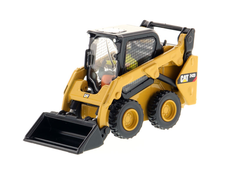 85525 - Diecast Masters Caterpillar 242D Compact Skid Steer Loader High