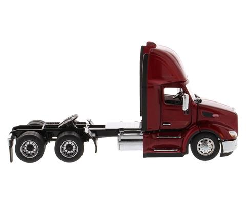 Diecast Masters Peterbilt 579 Day Cab Tractor - 71068