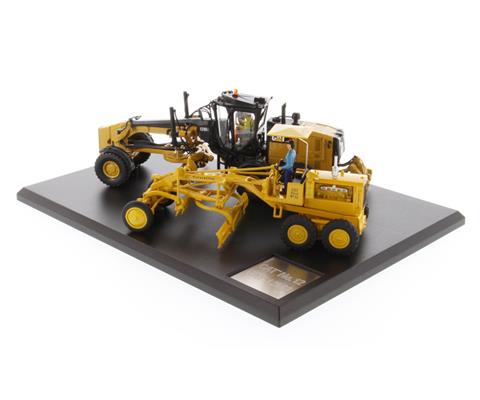 Diecast Masters Caterpillar No 12 Motor Grader - 85560