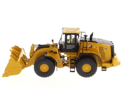 Diecast Masters Caterpillar 982 XE Wheel Loader - 85685