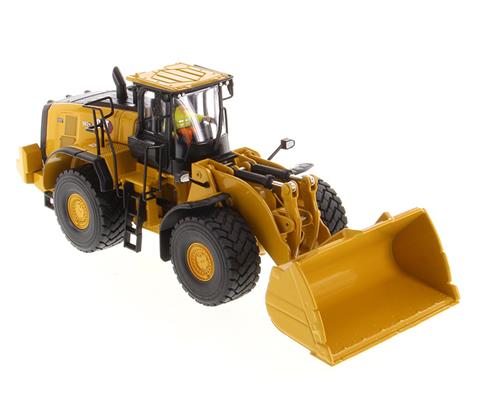 Amazon.com: Diecast Masters 1:50 Scale Caterpillar M318