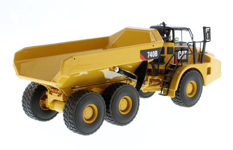 Cat Caterpillar 740B Articulated Truck 1/50 Scale Diecast Masters 85501C 