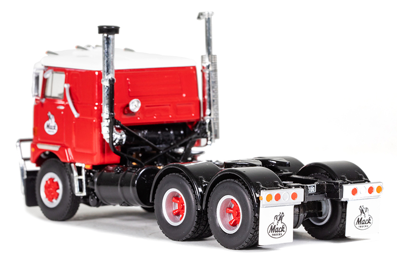 Drake Z01501 MACK F700 6x4 Prime Mover Light Blue McAleese Style Scale 1:50 Drake Z01501 MACK F700 6x4 Prime Mover Light Blue McAleese Style Scale 1:50