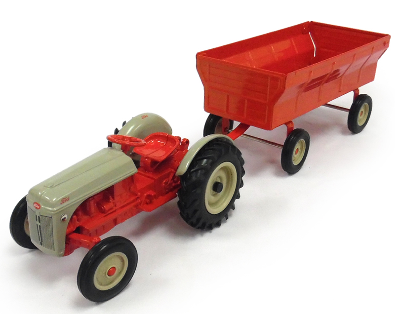 ERTL 13906 1/16 Ford 8n Tractor With Flarebox Wagon for sale online 