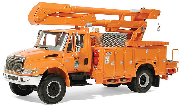 19-2847 - First Gear Replicas Penna Turnpike 5 International Bucket_Utility Truck used