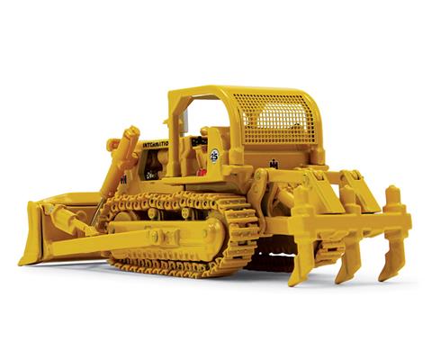 International Harvester TD-25 Crawler Dozer with ROPS and Ripper