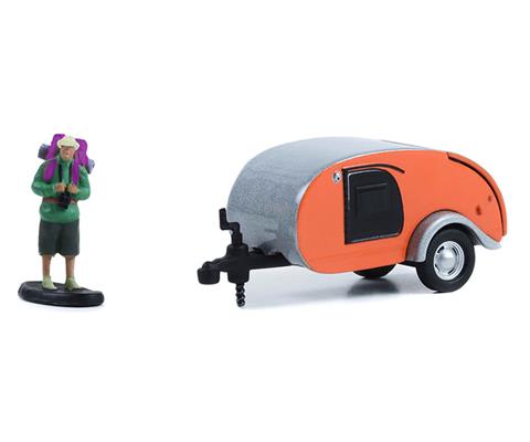 グリーンライト HITCHED HOMES 1/64 エアストリーム 16' バンビ with