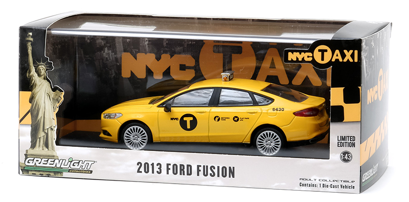 2013 Ford Fusion NYC TAXI New York City *** Greenlight Hobby only 1:64 OVP 