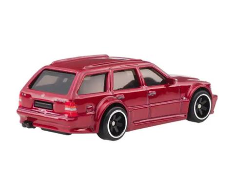 Mercedes-Benz E 36 AMG in Red - FPY86-JBK69