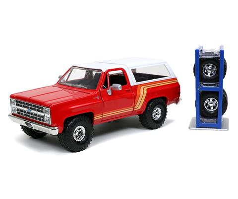 JADA 1980 シボレーブレーザー & スモーキーベアー・フィギア JADA 1980 シボレーブレーザー & スモーキーベアー・フィギア