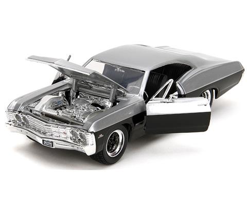 1967 Chevrolet Impala 2-Door in Candy Silver and Black - 35217