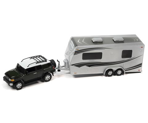 Johnny Lightning 1:64 1979 International Scout II w/ Boat