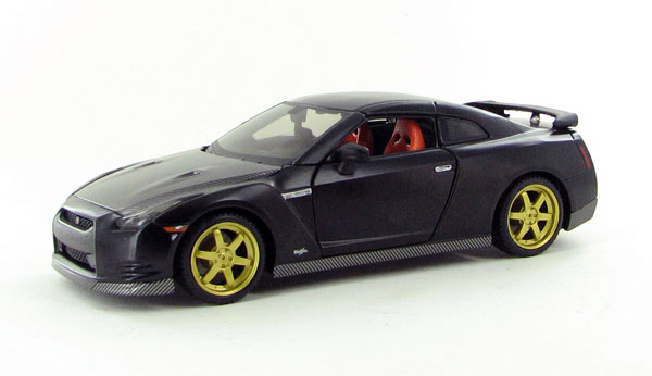 maisto nissan gtr