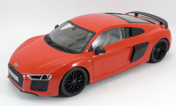 maisto r8