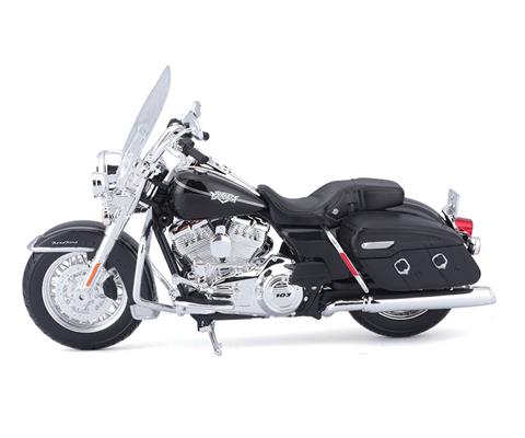 2013 Harley-Davidson FLHRC Road King Classic Motorcycle - 32322