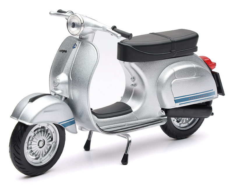 vestirse Sustancial Buena voluntad Motorcycles - NEW-RAY - 57853B - Vespa 125 Primavera ET3 in Sliver Made of  diecast metal with durable plastic parts</i>