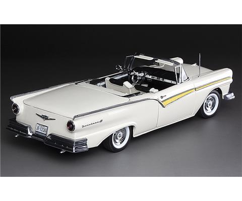 1/18 Sunstar 1957 Ford Fairlane 500 Skyline (Orange Red