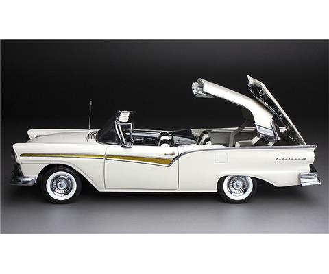 Sunstar 1957 Ford Fairlane 500 - SS-1346