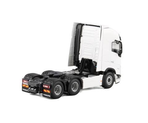 Volvo FH5 MY2024 Globetrotter 6X2 Tag Axle - Cab Only - 03-2060