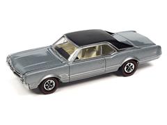 AWSP132-B - Auto World 1966 Oldsmobile 442