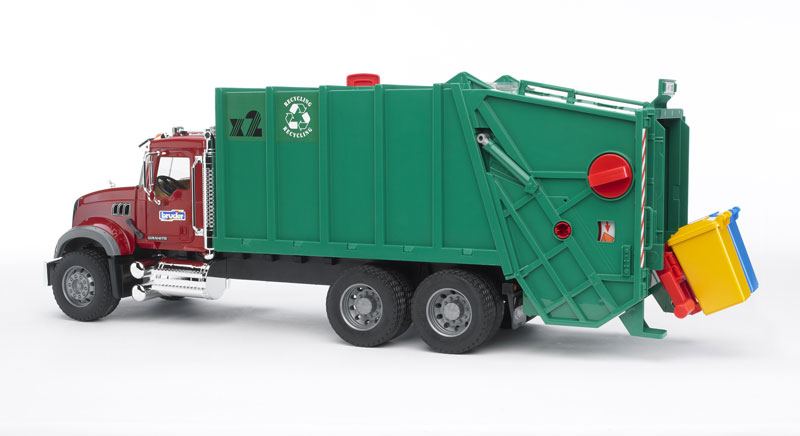 Bruder MACK Granite ゴミ収集車 ミニカー MACK Granite Garbage Truck in Red and Green - 02812A