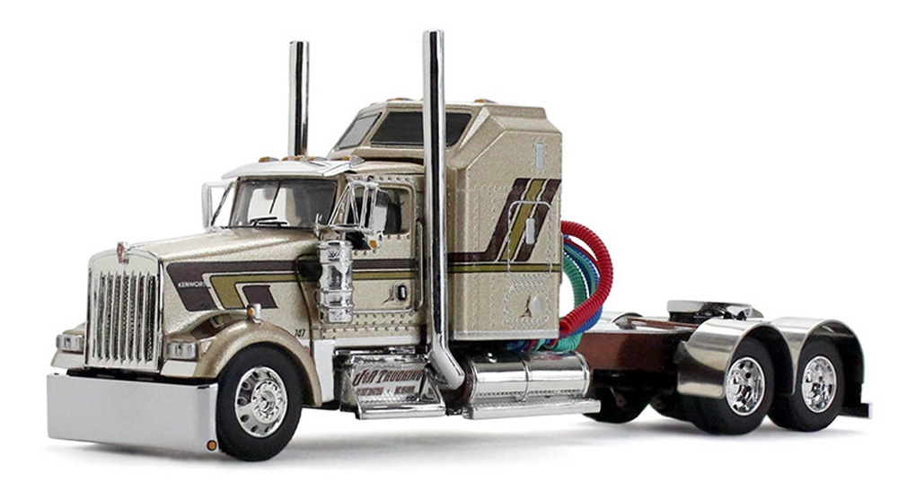 Kenworth W900L with 60 Aerodyne Sleeper and 40 Vintage Trailer