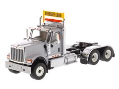 71005 - Diecast Masters International HX520 Day Cab Tandem Tractor