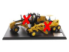 85560-X - Diecast Masters Caterpillar No 12 Motor Grader Circa 1939