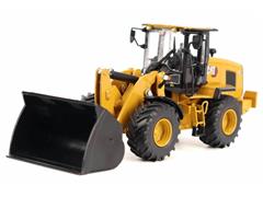 85782 - Diecast Masters Cat 938 Wheel Loader High