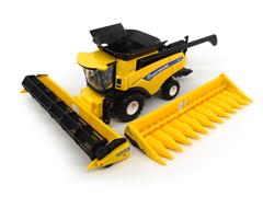 13898 - ERTL Toys New Holland CR890 Combine