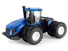 13947 - ERTL Toys New Holland T9645 Articulating Tractor