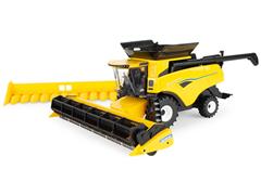 13974 - ERTL Toys New Holland CR890 Combine