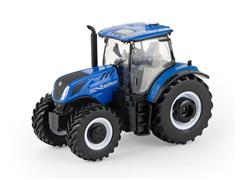 13998 - ERTL Toys New Holland T7270 Tractor