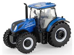 13998 - ERTL Toys New Holland T7270 Tractor