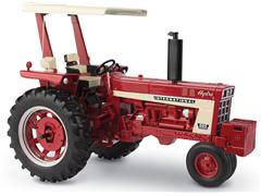 44219 - ERTL Toys International Harvester 666 Narrow Front Tractor