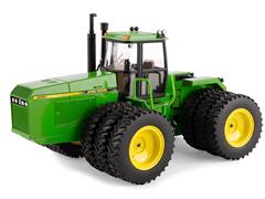 45751OTP - ERTL Toys John Deere 8560 Tractor National Farm Toy