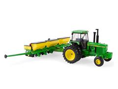 45799 - ERTL Toys John Deere 4450 Tractor