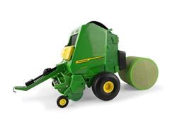 45900 - ERTL Toys John Deere 561R Round Baler LP84370