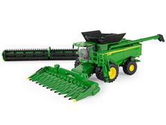 85002 - ERTL Toys John Deere 800 Combine