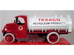 9238 - ERTL Toys Texaco 2 Tanker 1985 1926 Mack Tanker